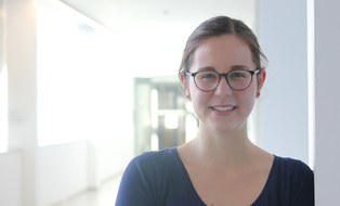 Porträt von Antonia Kosok