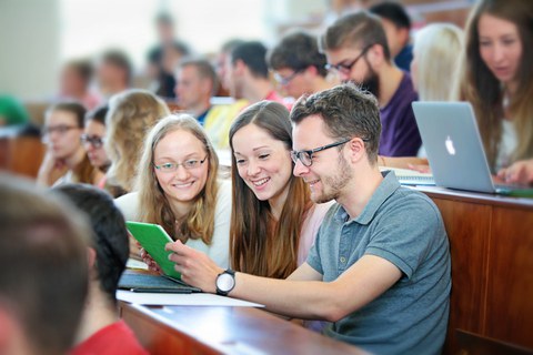 Studierende im Hörsaal